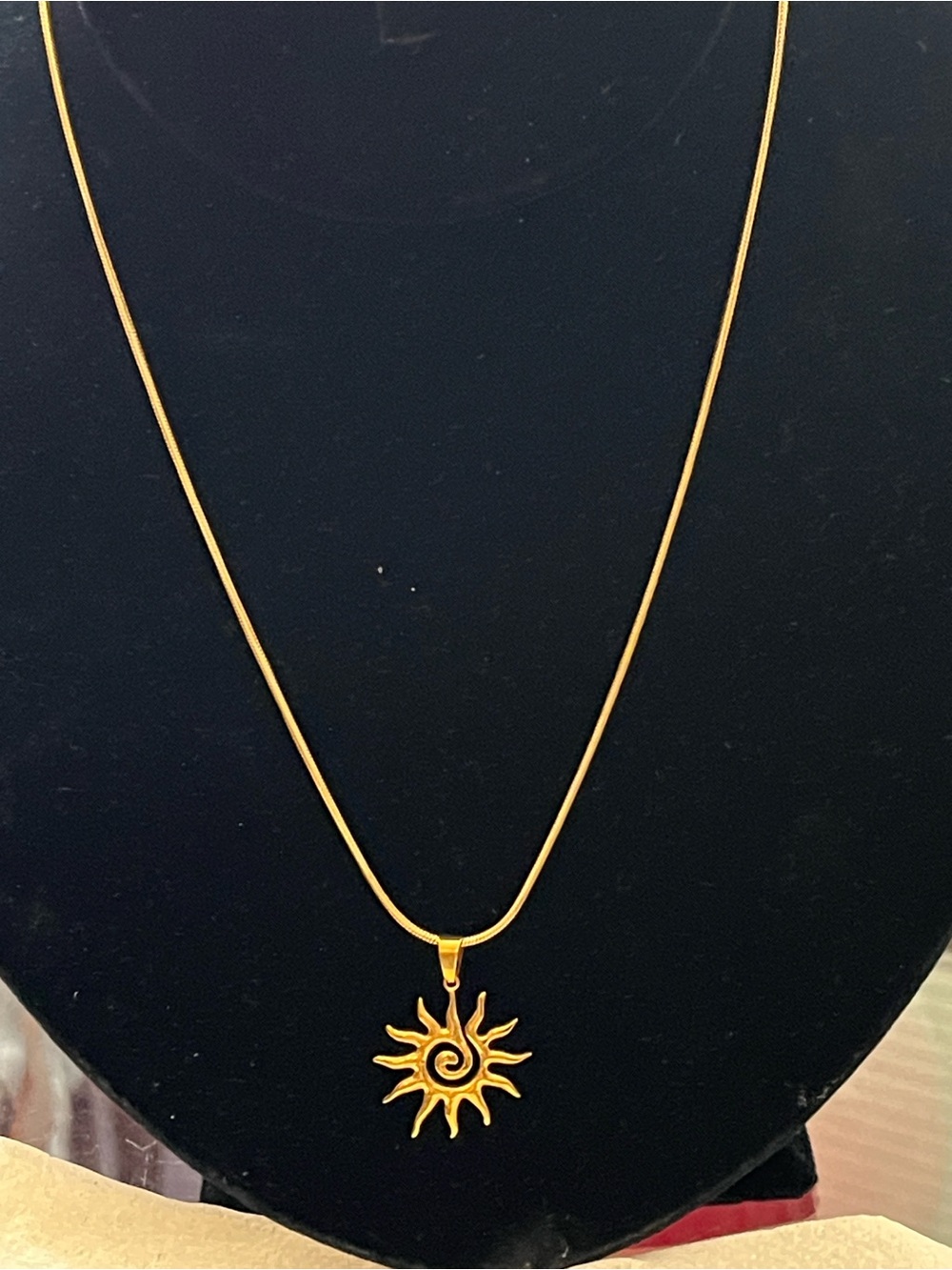 #58 NWT Small Gold Sunburst Pendant Necklace on Slender Snake Chain